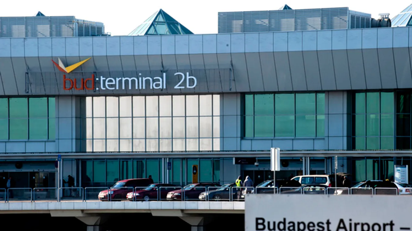 Új táblák a budapesti repülőtéren