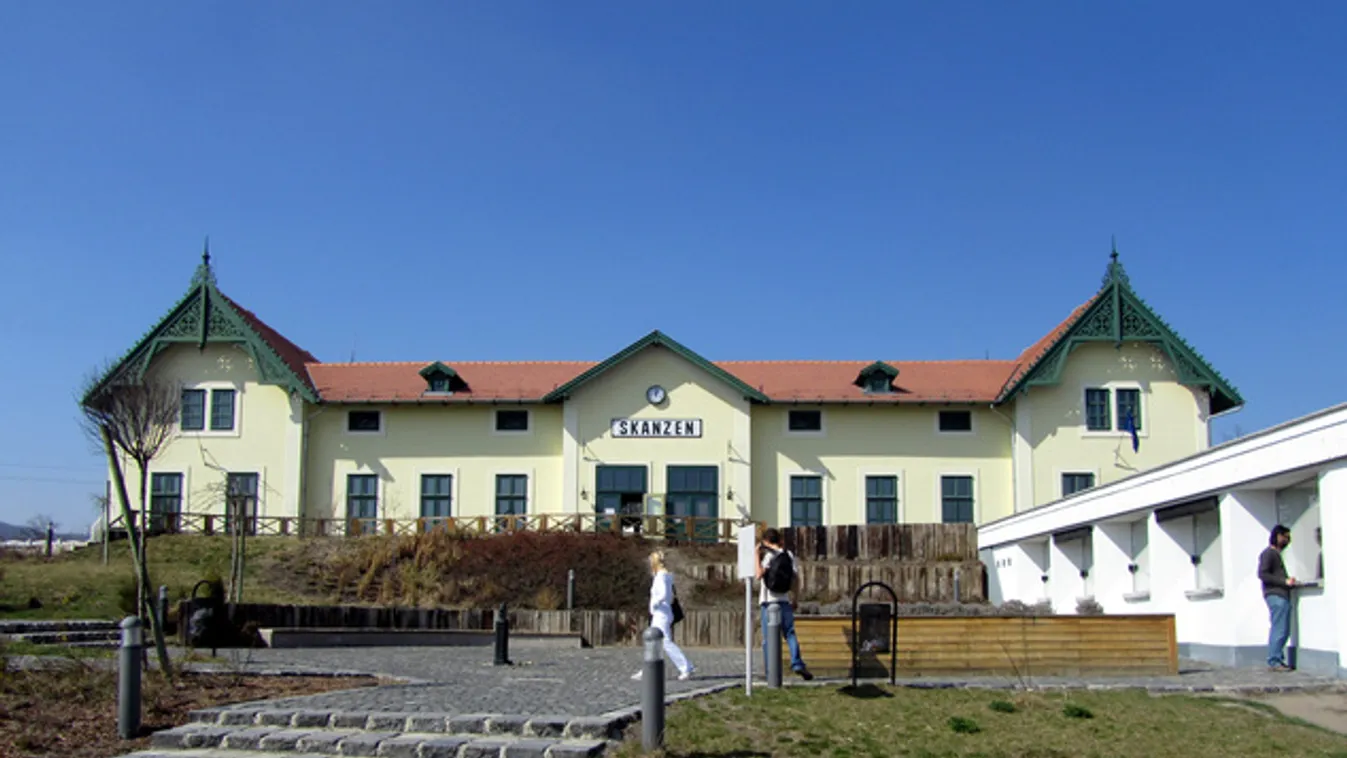 Birkaszépségverseny és kokonyasütés Szentendrén