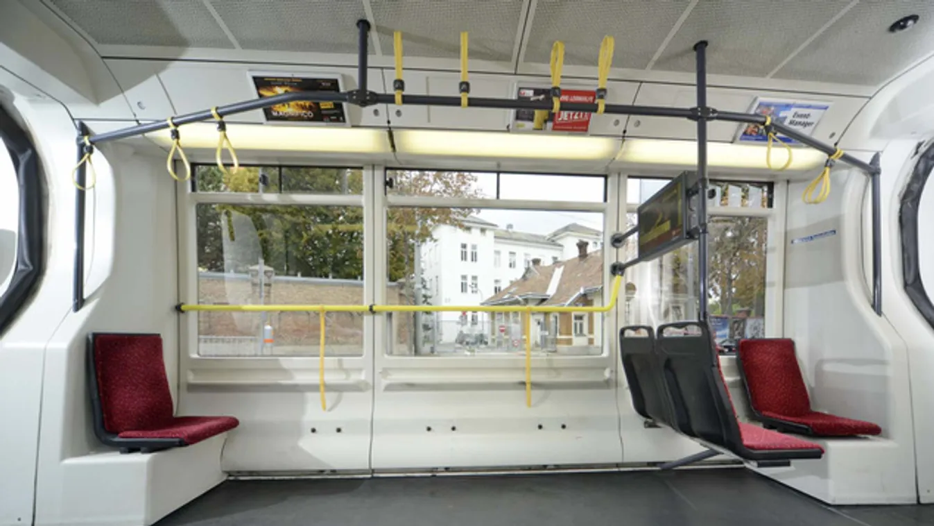 Kiszerelik az üléseket a villamosból Bécsben