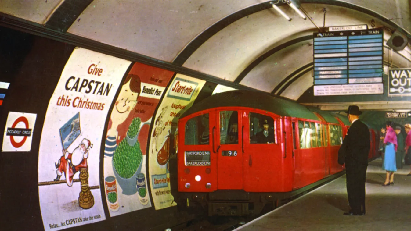 Gőzmozdony jár a londoni metróban