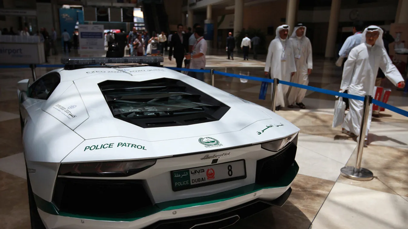 A dubaji rendőrök Aston Martinnal járnak