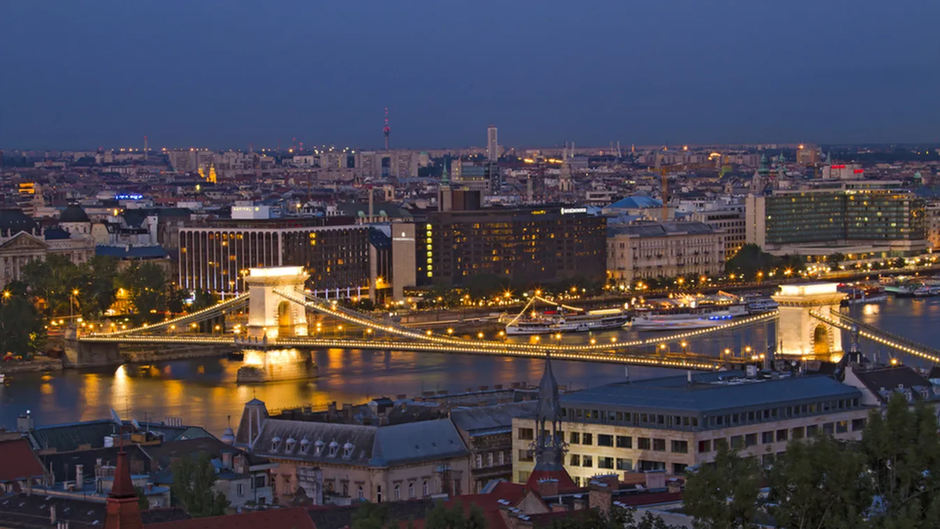 Turistabusz helyett váltson vonaljegyet!