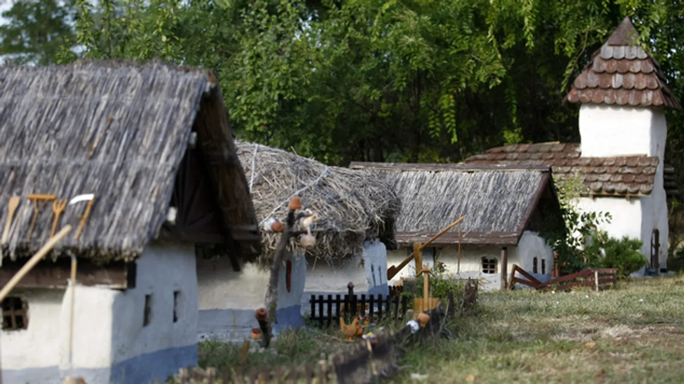 Tudta, hogy a Tisza-tónál törpeskanzen is van?