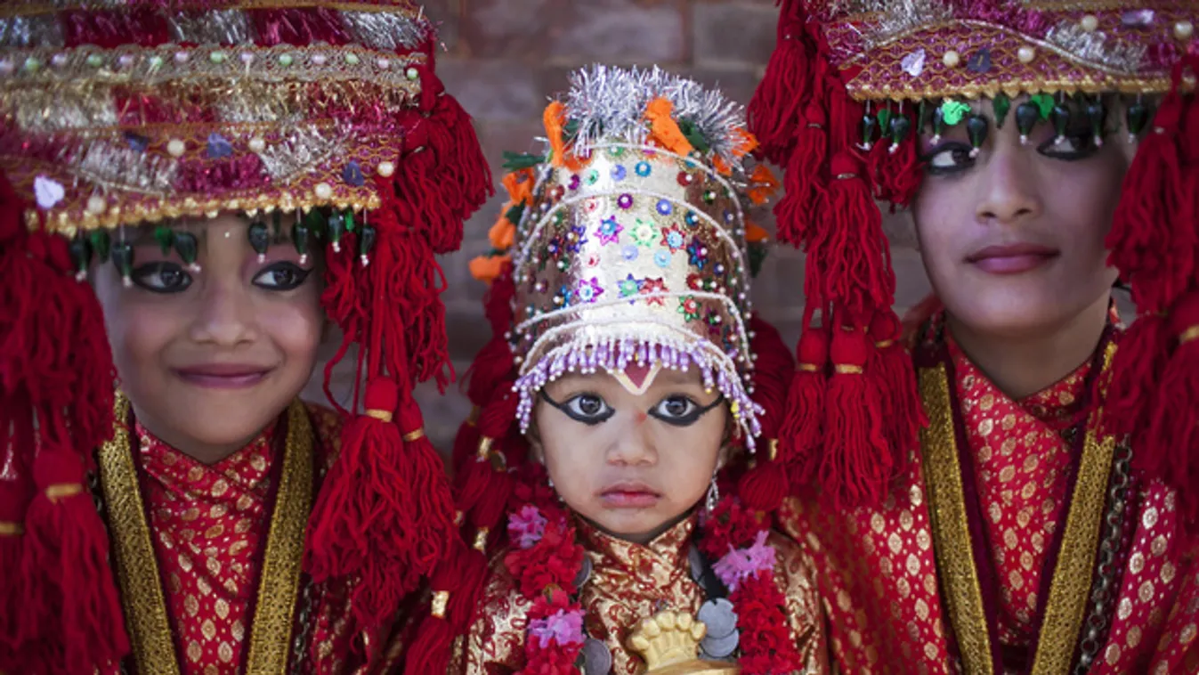 Szerencsétlenséget elűző hindu fesztivál Nepálban