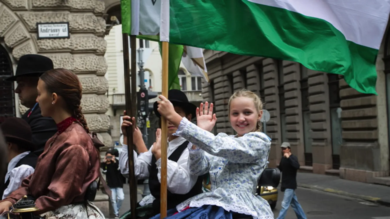 Féláron vonatozhatunk a Nemzeti Vágtára