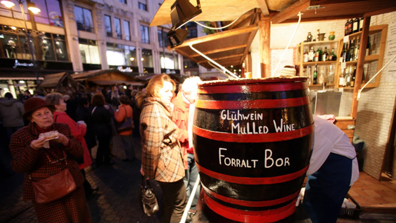 Rövidebb lesz az adventi vásár a Vörösmarty téren