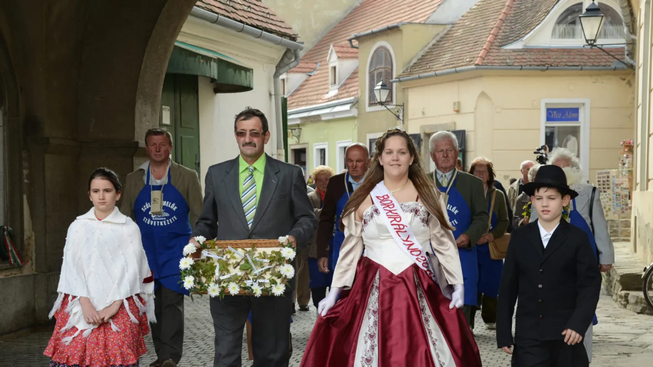 Látott már kőszegi szőlőjövést?