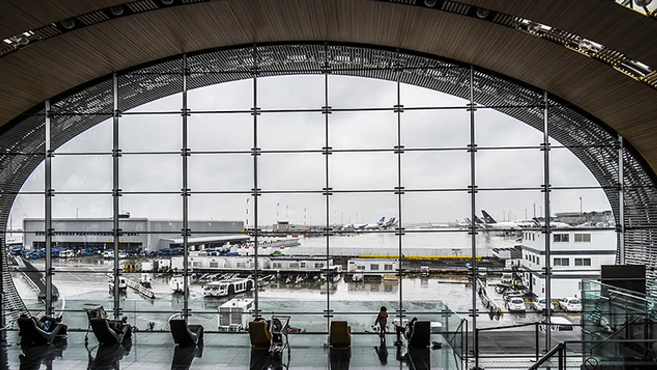 Fotókiállítás nyílt Budapesten a Charles de Gaulle reptérről