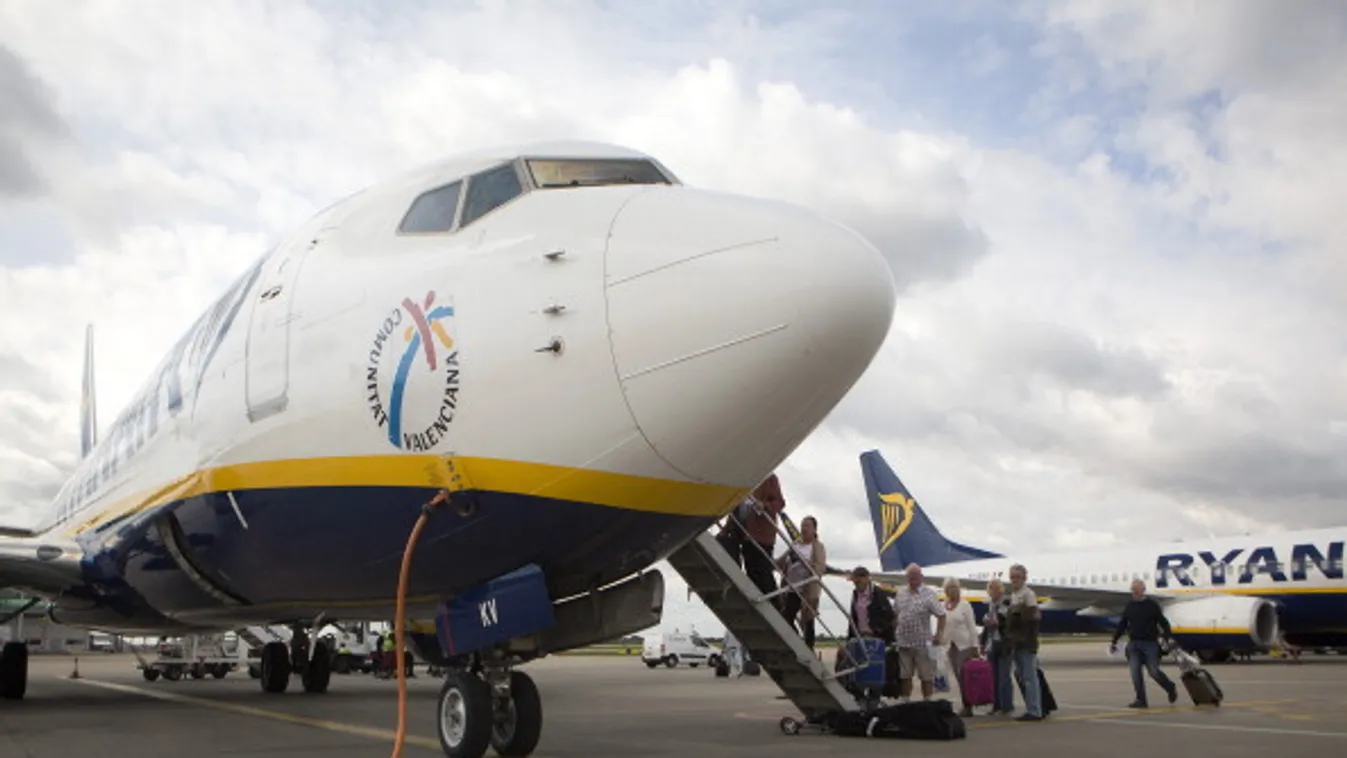 Mostantól PayPallel is lehet Ryanair-jegyet venni