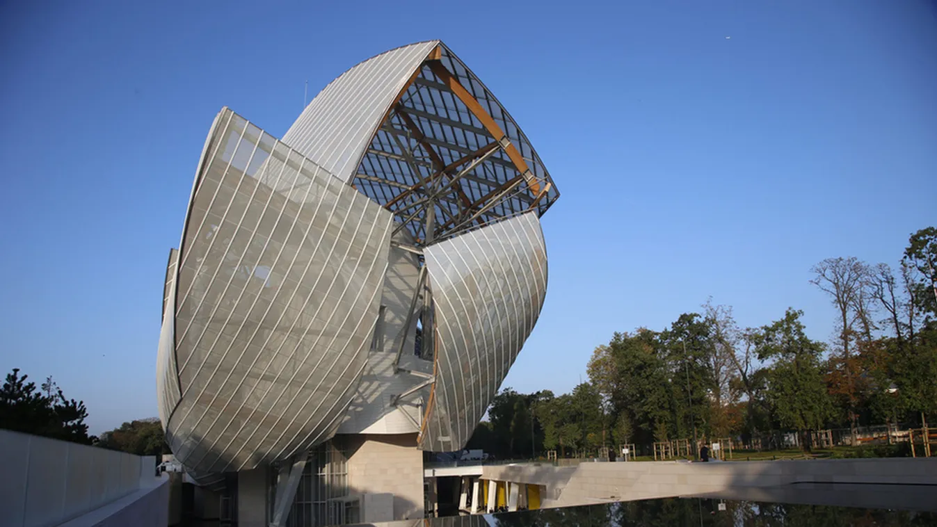 Extravagáns új múzeumot épített Párizsnak Frank Gehry sztárépítész