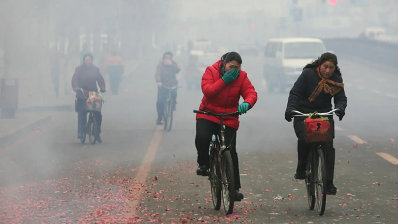 Pekingben a légszennyezés sem akadályozza meg a petárdázást