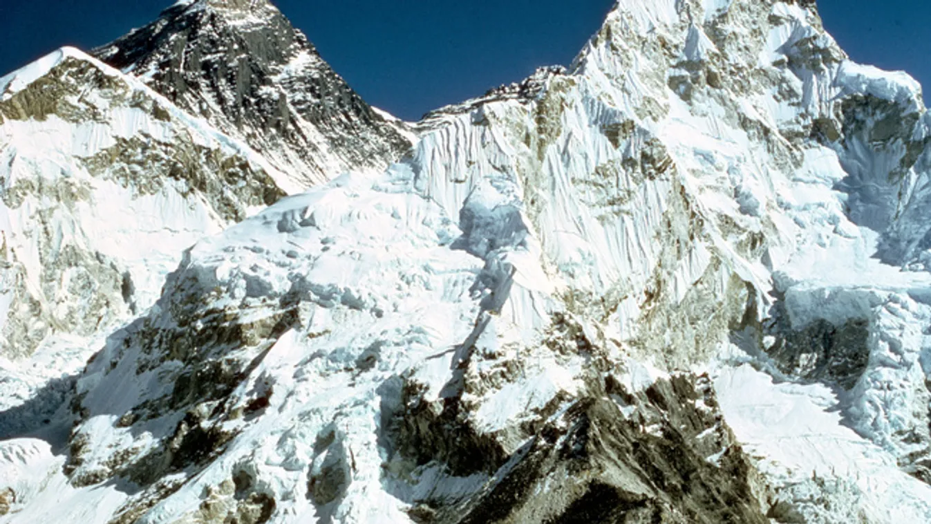Ürülék hegyek a Mount Everesten