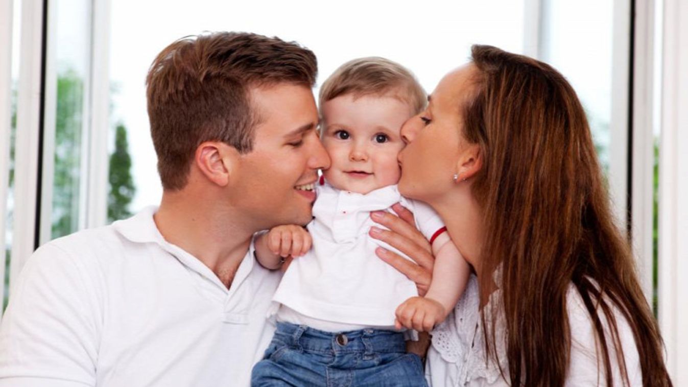 https://cdn.borsonline.hu/2015/04/IPaSy0WKPvIshJtVIgsvYR2X_mELNCcMu_JqkZs727g/fill/1347/758/no/1/aHR0cHM6Ly9jbXNjZG4uYXBwLmNvbnRlbnQucHJpdmF0ZS9jb250ZW50LzE4YWJhYjg5NWQ0MDRkYjQ5MmFhMzJmZjEwZmVjNzU4.jpg