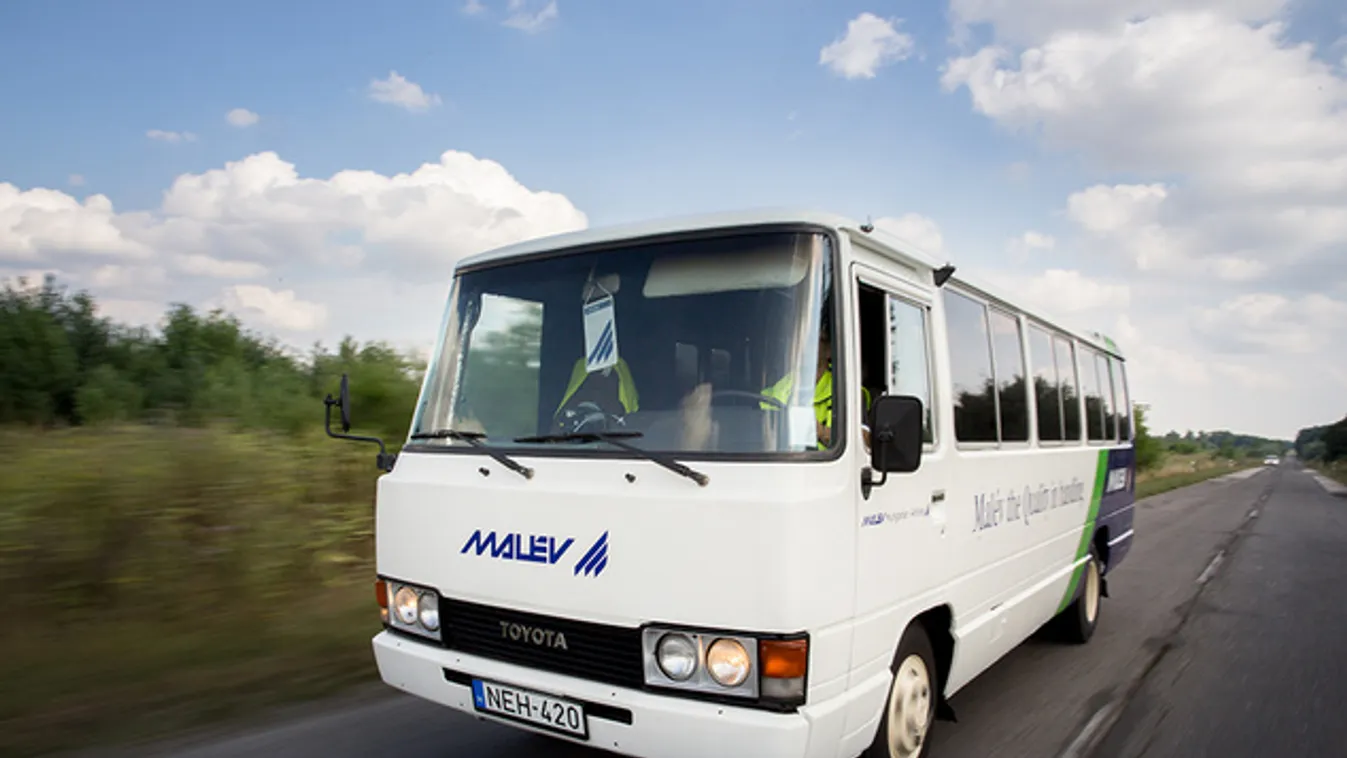 Repülőgépet vezetne? Ezt a buszt keresse!