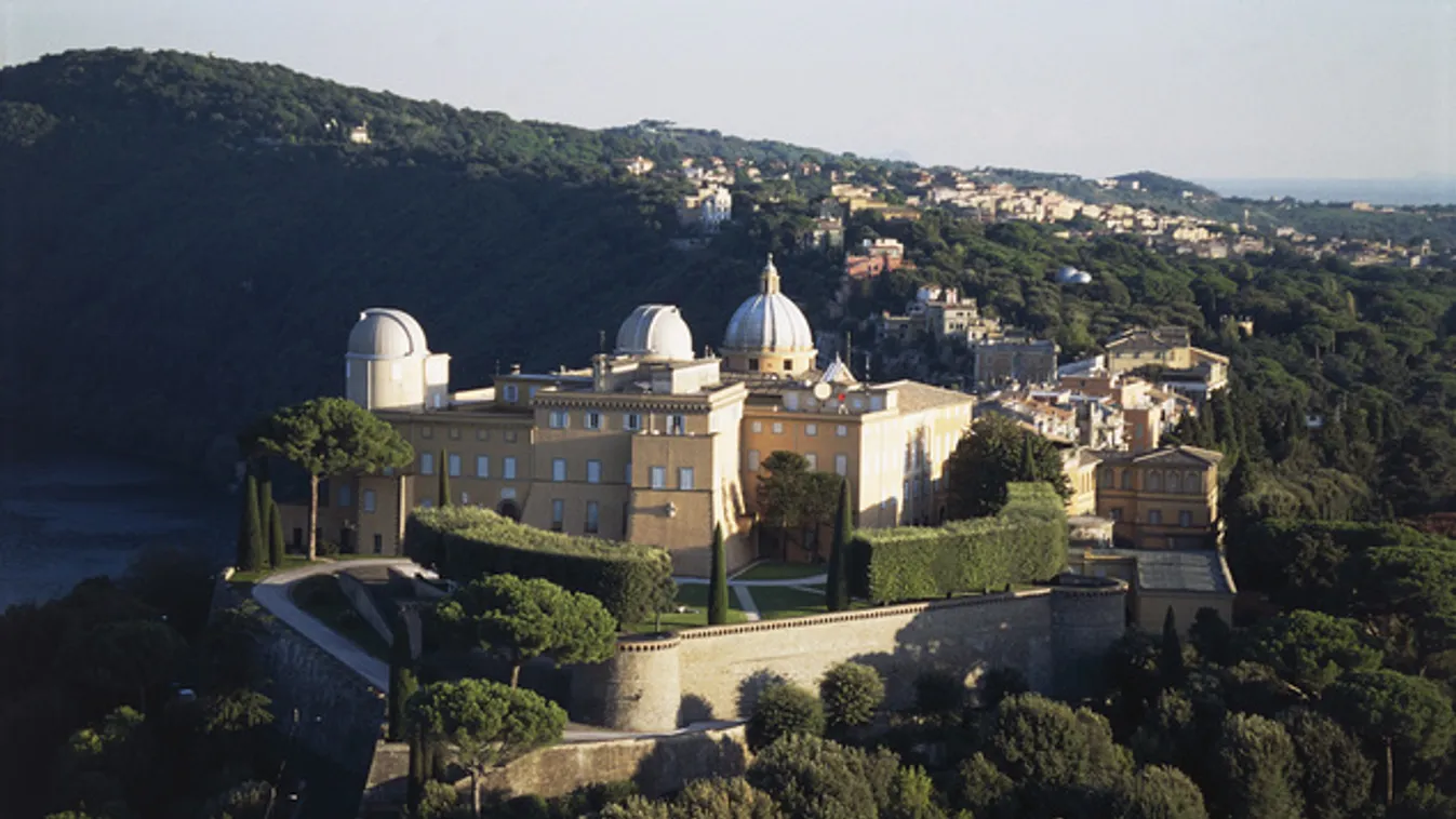 Vatikáni vasút viszi a turistákat a Castel Gandolfo-i pápai palotába