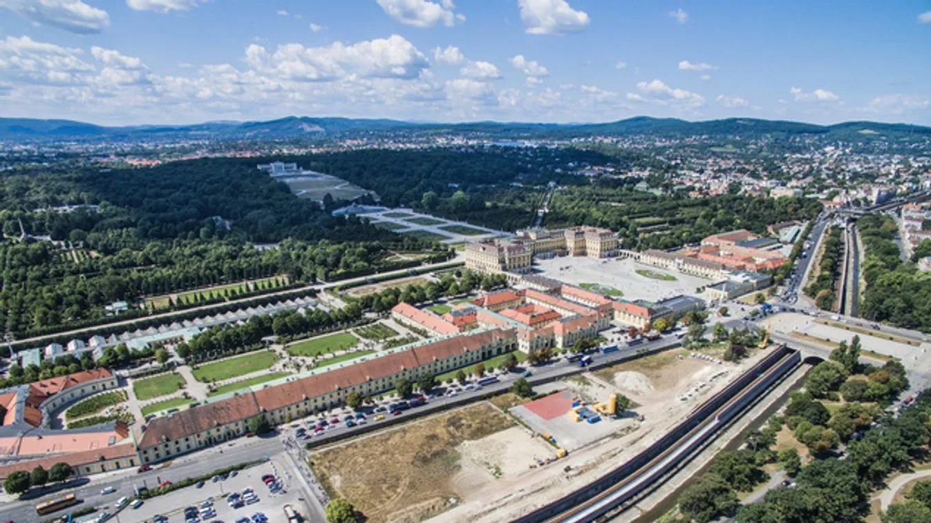 Napelemes autóparkolót kap a Schönbrunni kastély