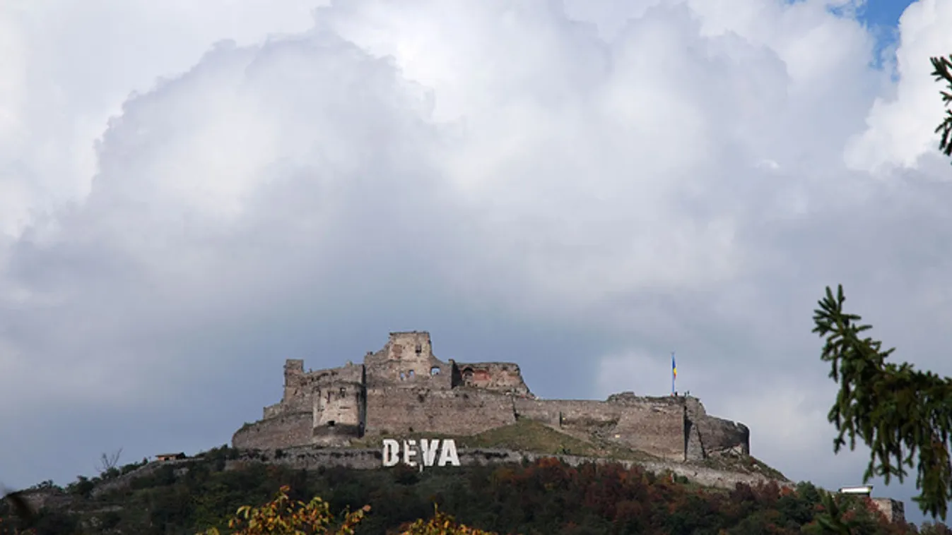 Nyolc év után újra megnyitják magos Déva várát