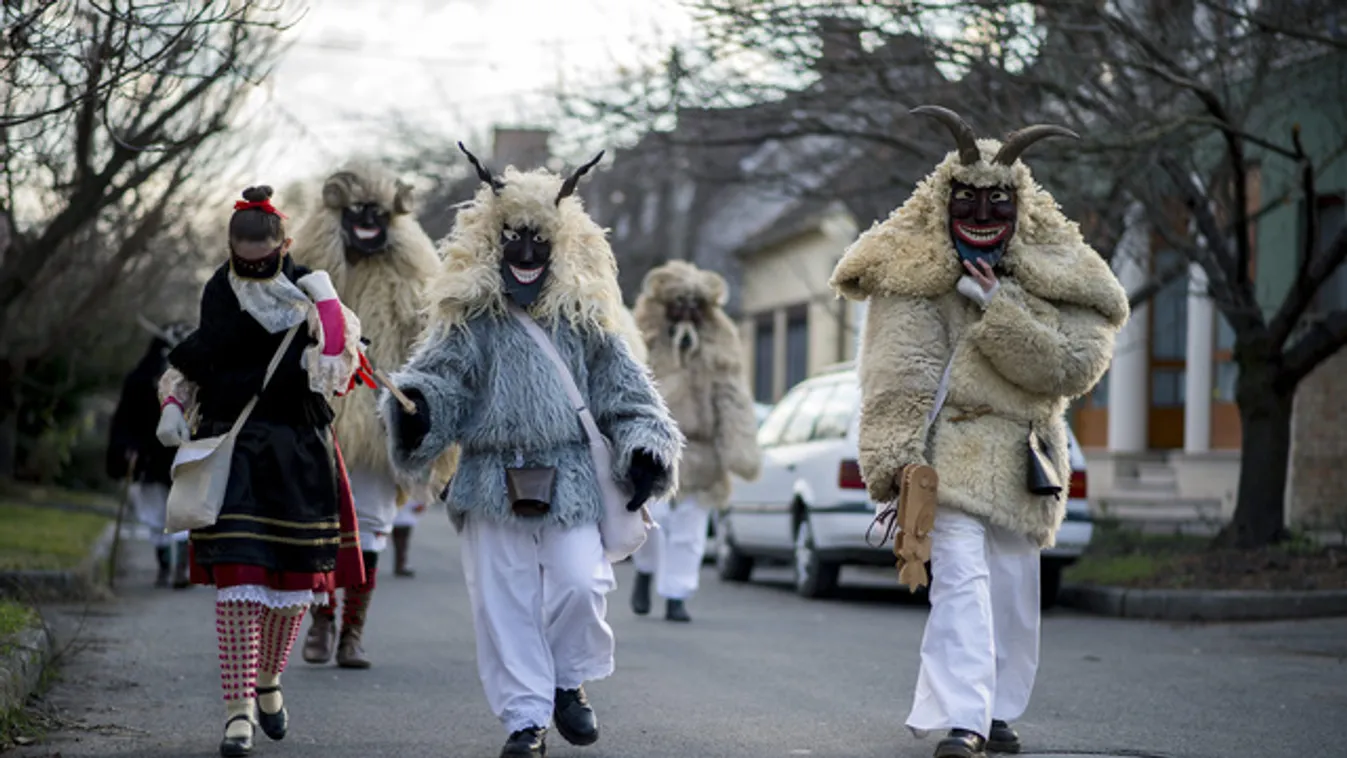 Így temeti a telet 1100 busó Mohácson