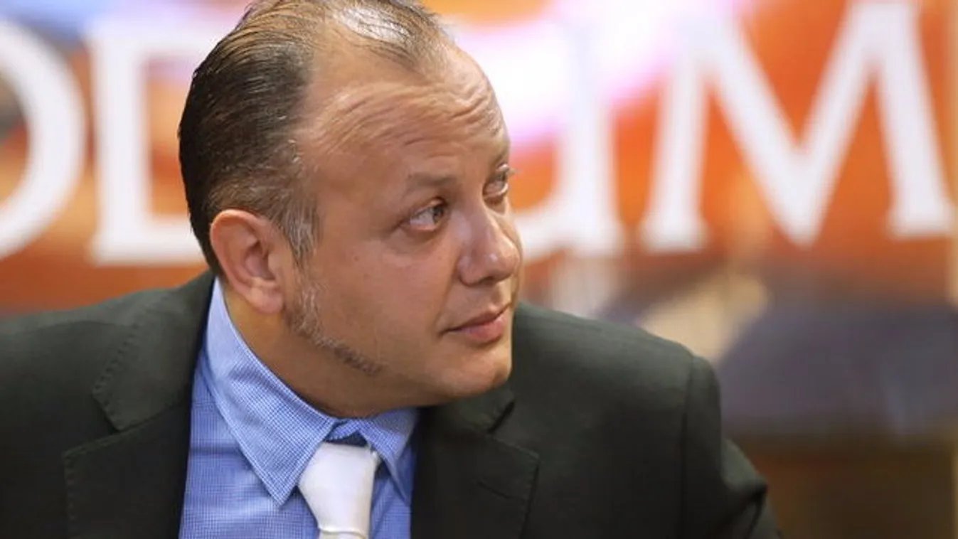 Damu Roland felesége egy hete nem kíváncsi kislányára