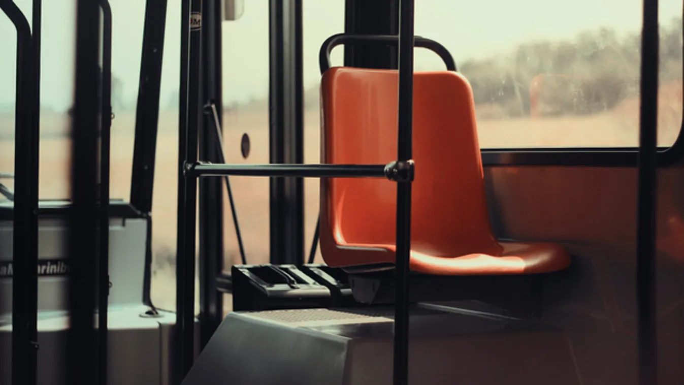 Évekig zaklatta a megszállott brit nő a magyar buszsofőrt