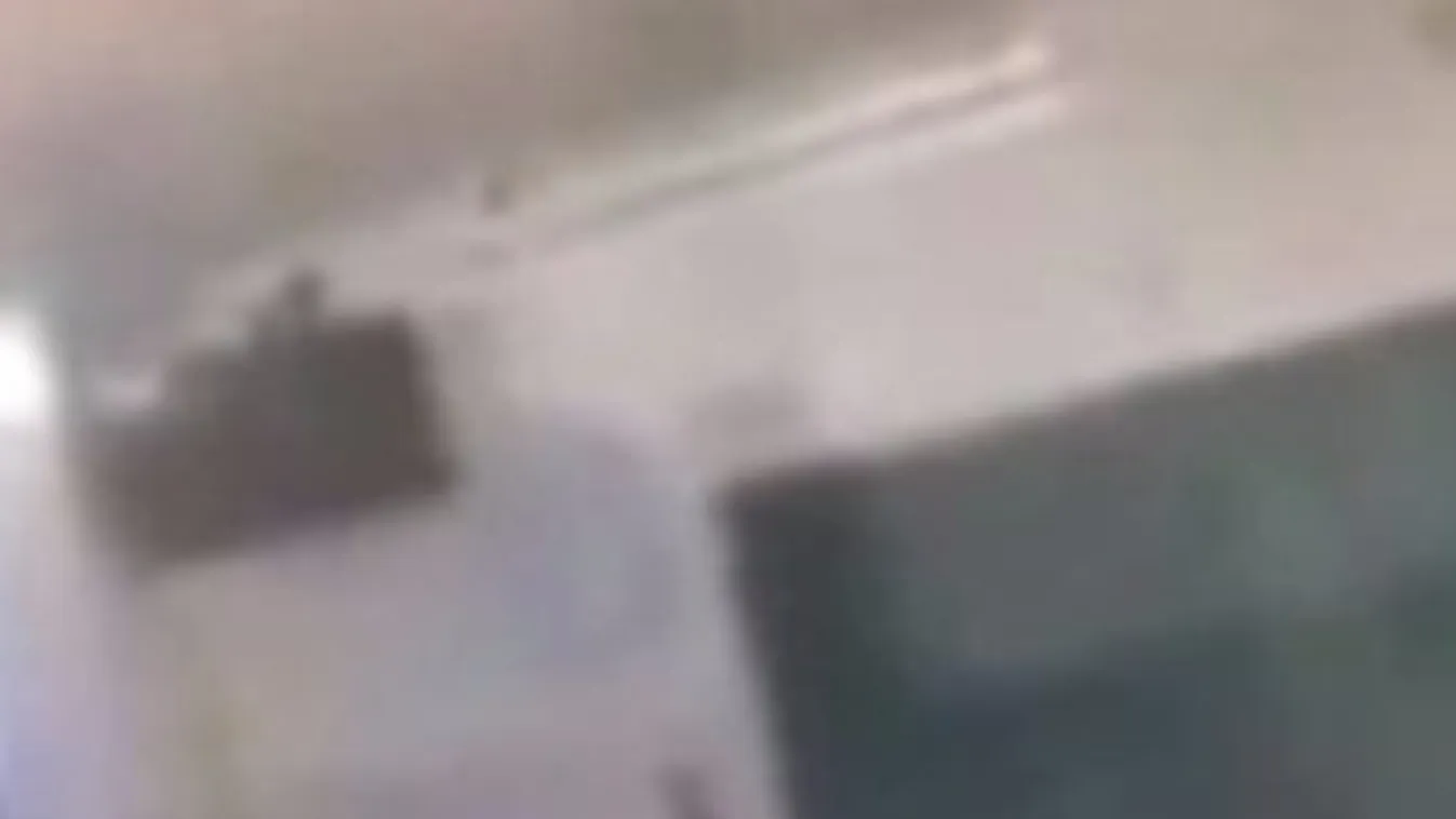 Ezen a videón a professzor és diákja szexelnek az osztályteremben