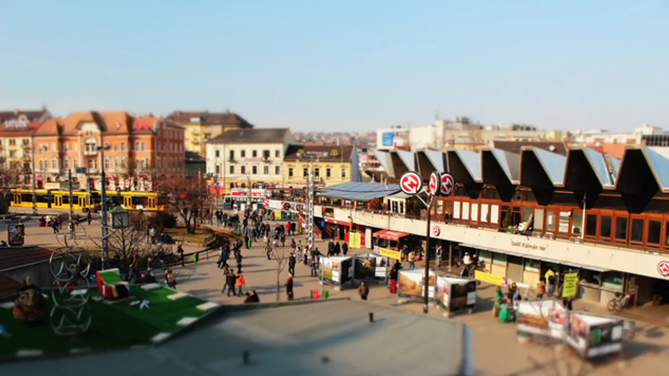 Mától újra láthatja a Széll Kálmán tér óráját