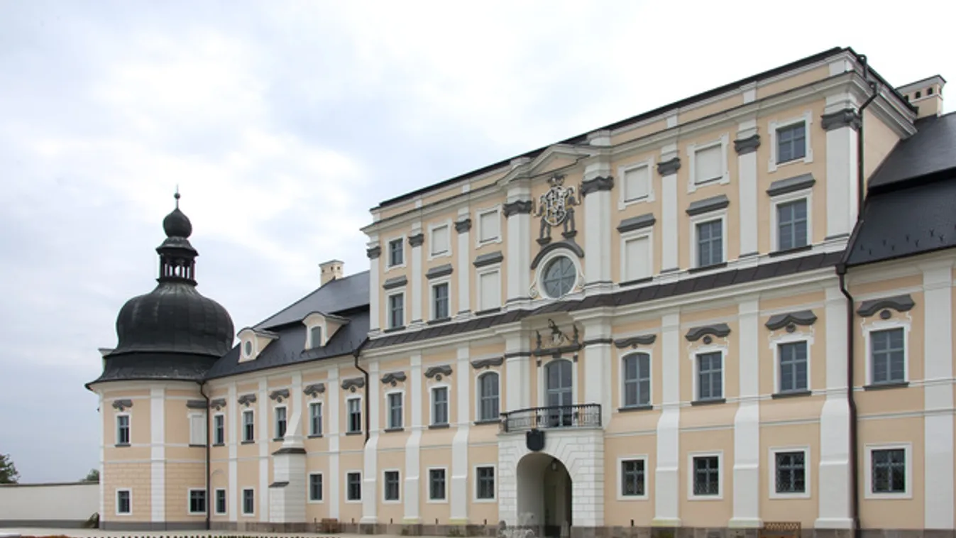 Romantikus, boros kastélytúra a pünkösdi hosszú hétvégére