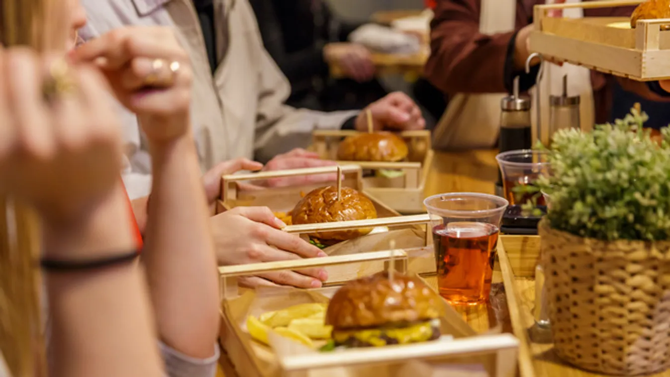 Féláron ehetünk a street food éjszakáján