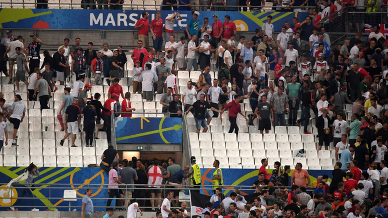 Bármikor robbanthatnak a foci-Eb stadionjaiban