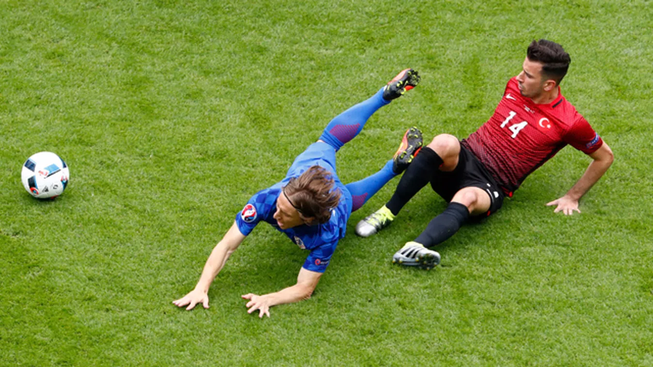 Modric kapáslövésével nyert Horvátország
