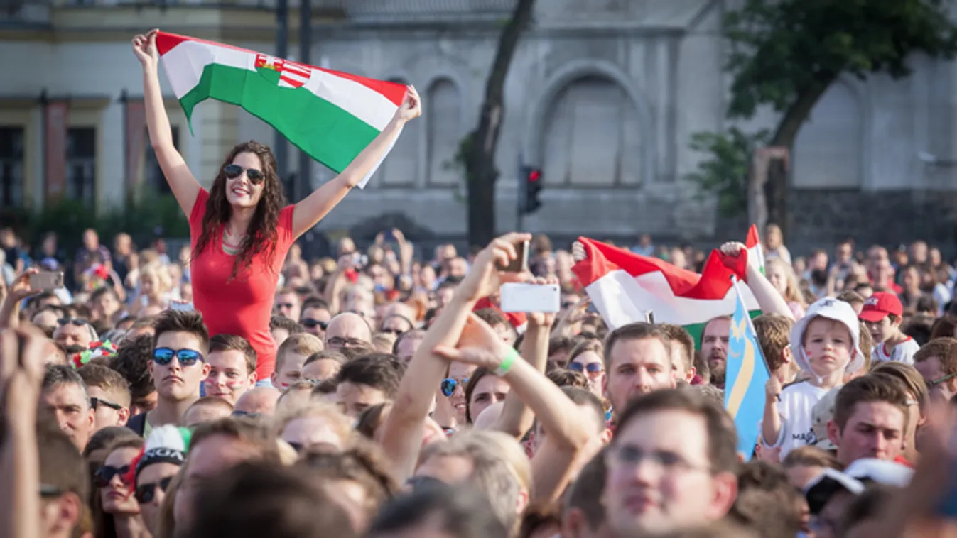 „Nem baj, hogy kikaptunk a begláktól, így is csodálatos volt az Eb” – óriási tömeg a Hősök terén