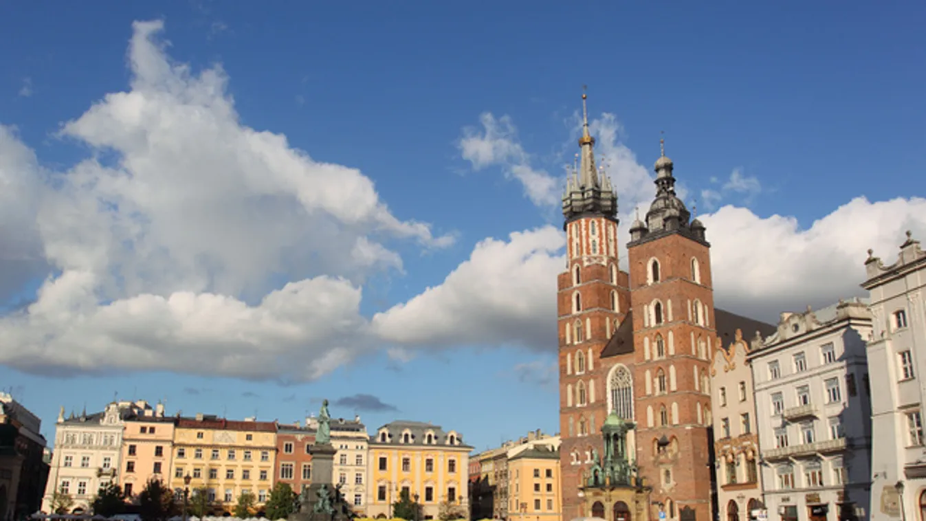 Krakkóban villamosozik Ferenc pápa