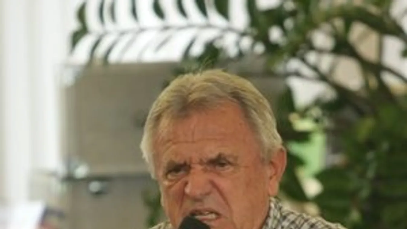 „Mindent a labdarúgásnak köszönhetek” – interjú a 75 éves legendával