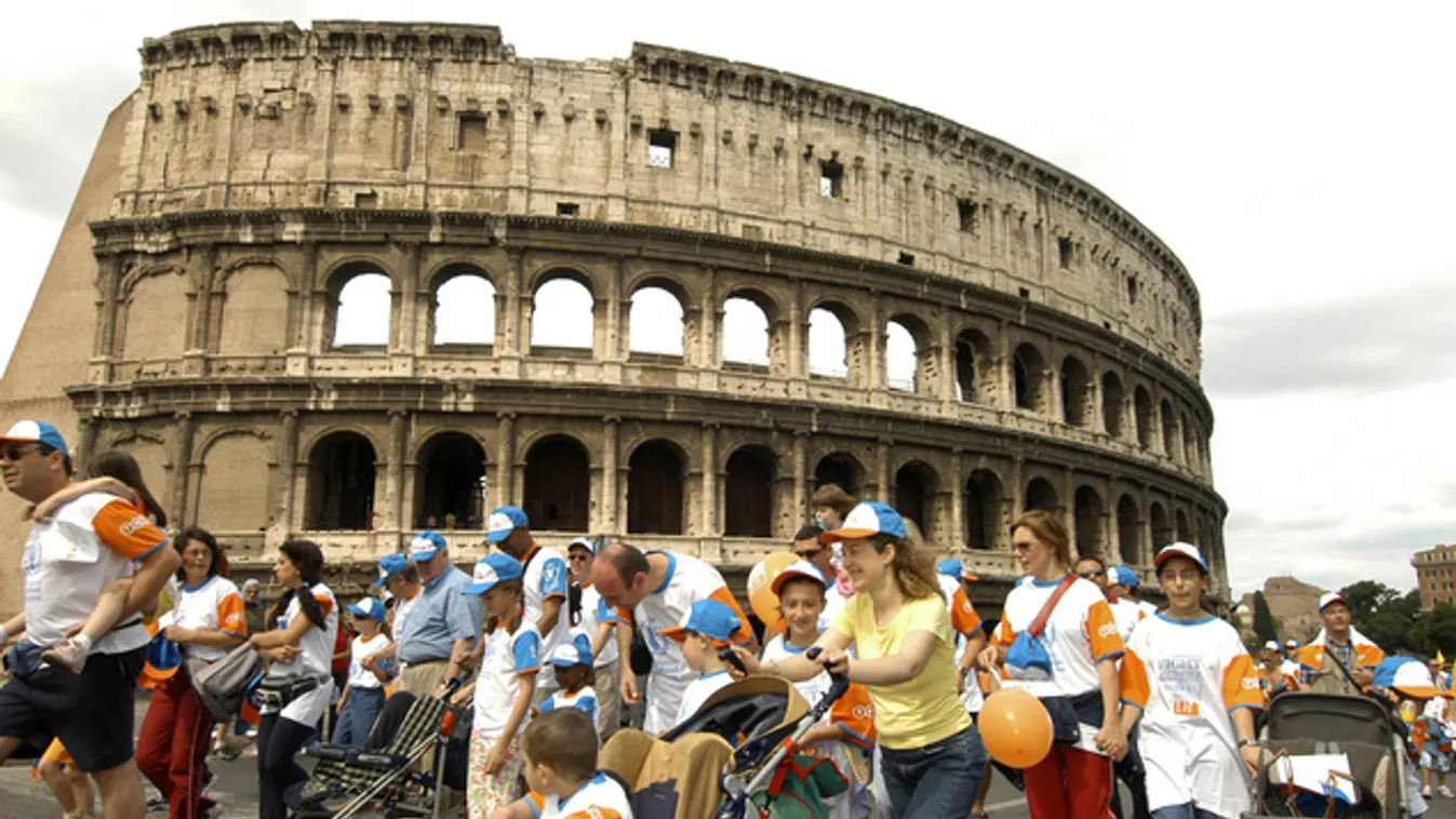 Megnyitják a turisták előtt a római Colosseum arénáját