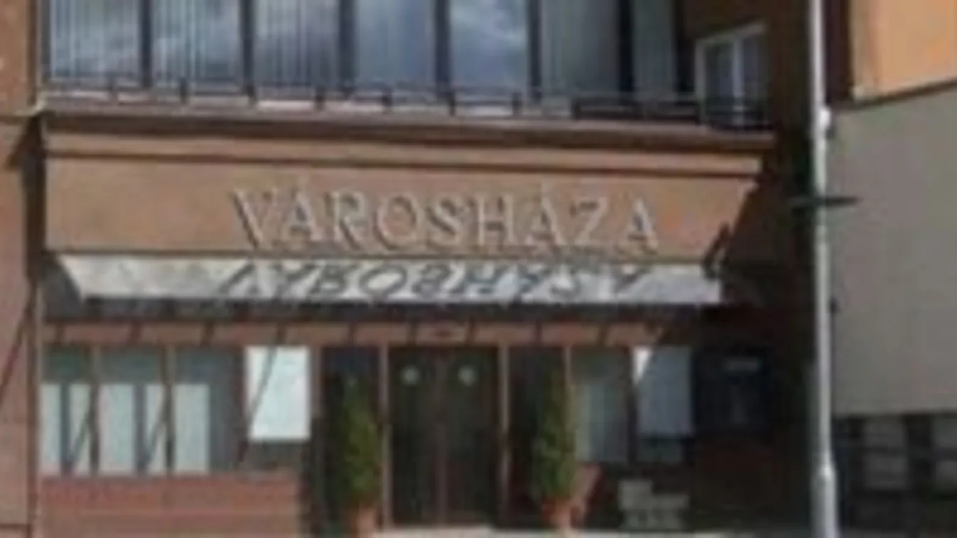 Életveszélyes a gödöllői városháza, lebontják