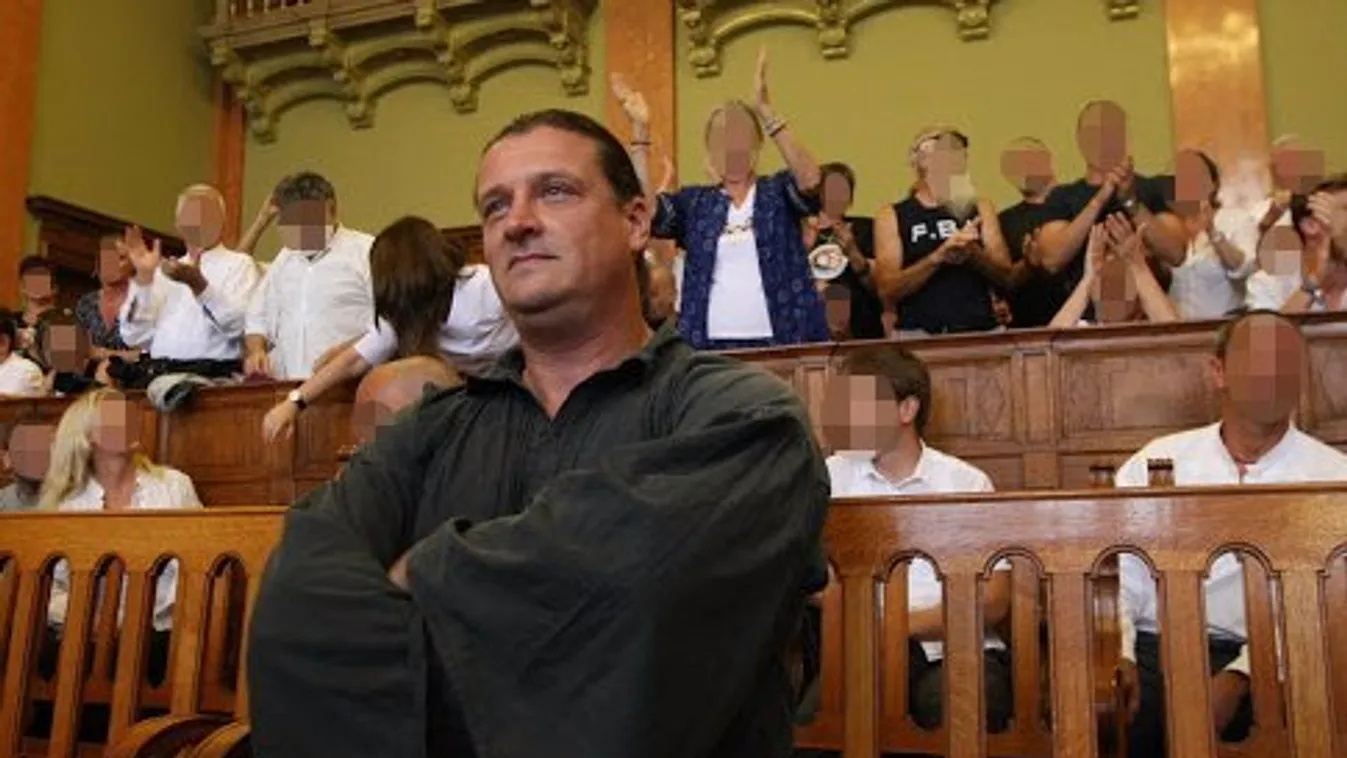 Súlyos ítélet Budaházyra: ennyit kapott terrorcselekmény miatt