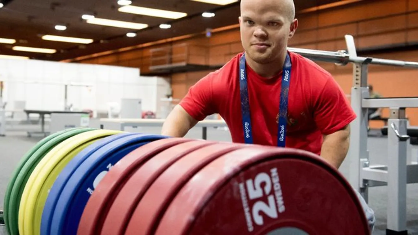 Nem semmi! A 128 centis magyar parasportoló 121 kilót emelget