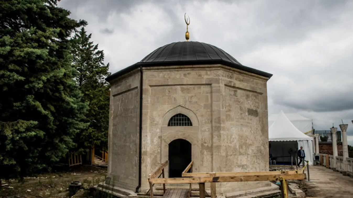 Új közösségi térré bővül Gül Baba türbéje