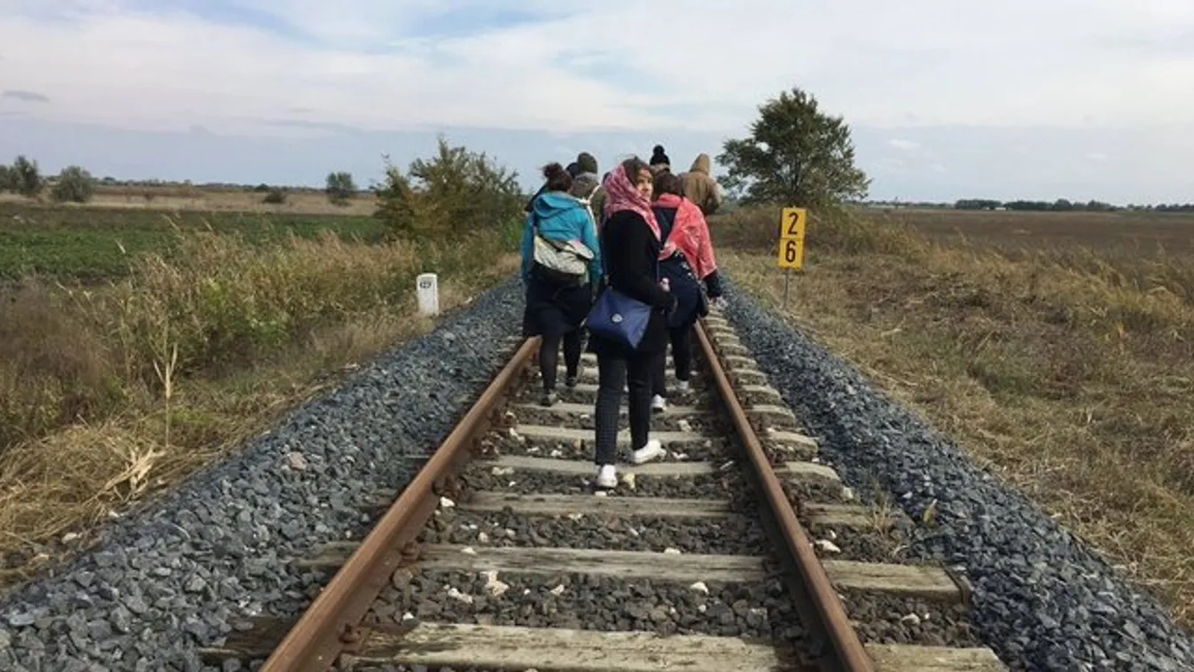 Migránsoknak nézték a külföldi diákokat, rendőrt hívtak rájuk