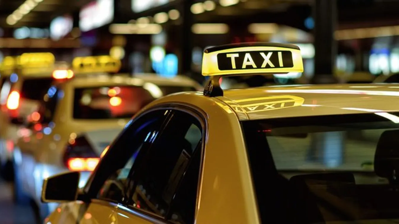 Milliókért taxiznak a képviselők