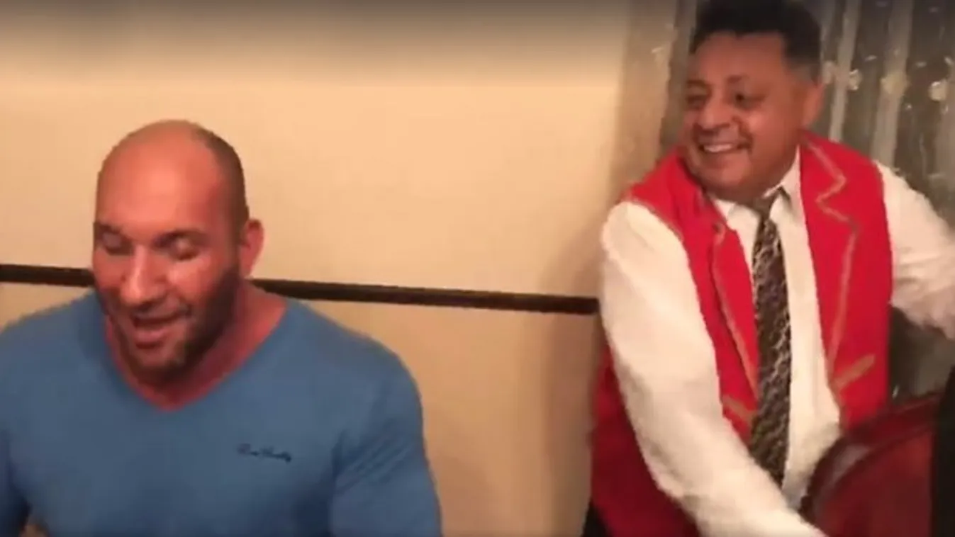 Ajjaj: Berki a zenélés felé kacsintgat? videó