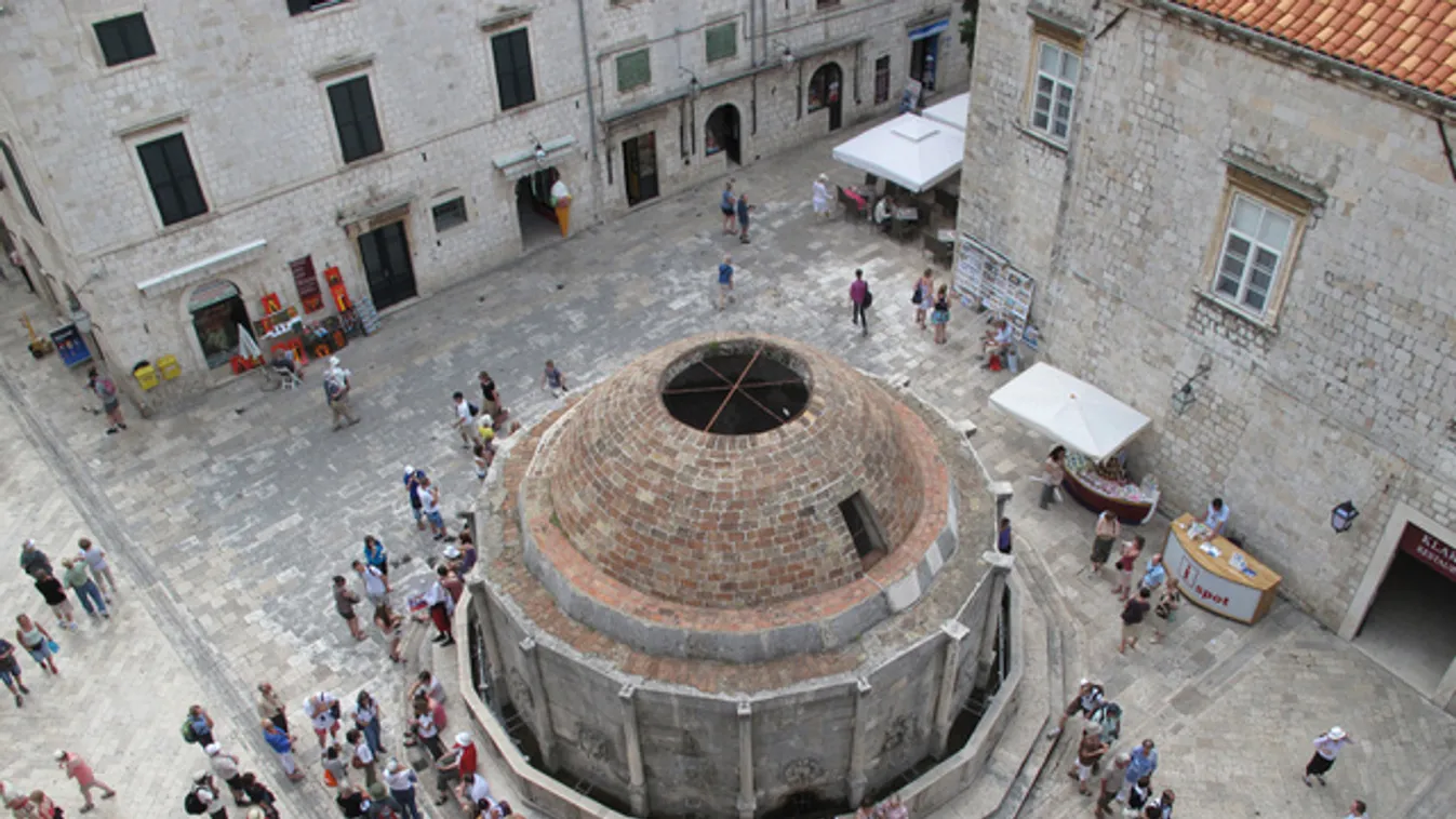Túl sok a turista Dubrovnikban: előre be kell jelentkeznie, ha ide készül 2017-ben