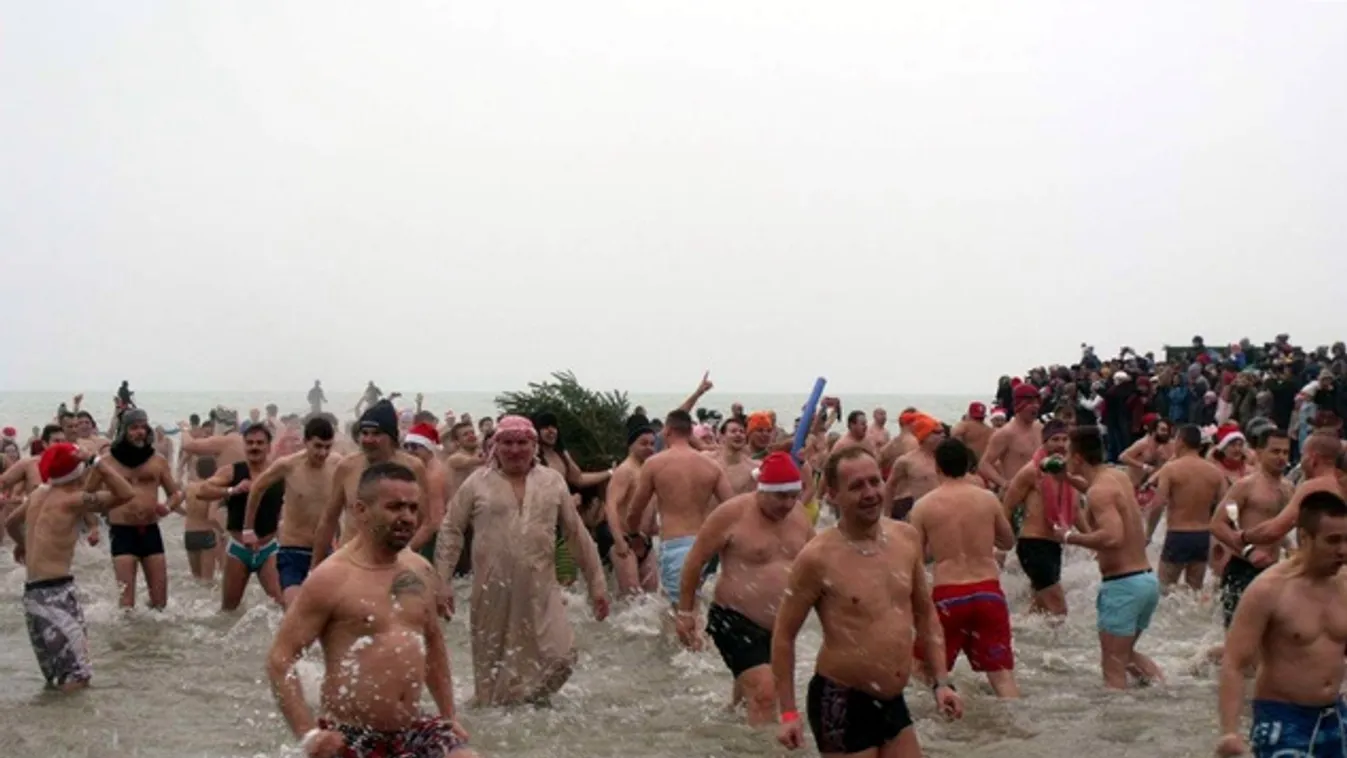 Csobbanjon a szigligetiekkel az újévi Balatonban!