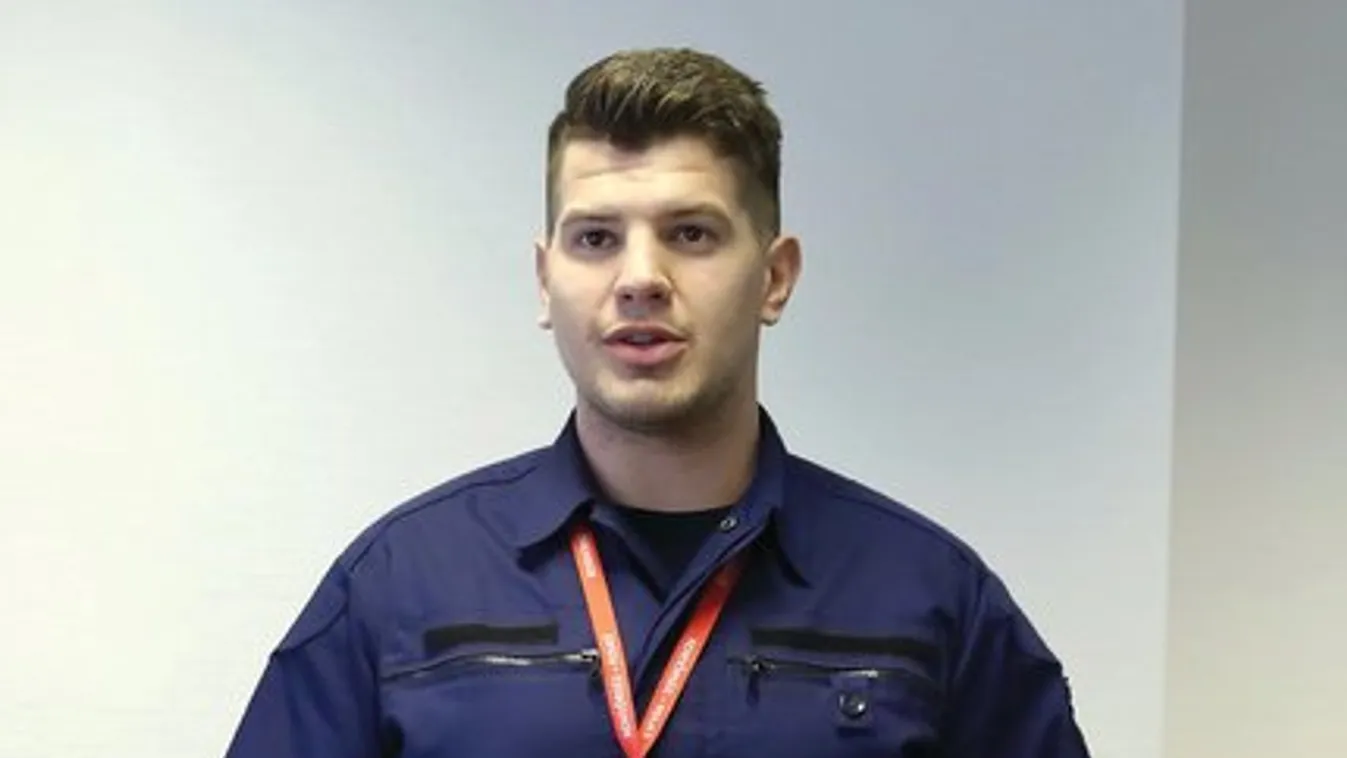 Rendőr lesz az x-faktoros Ákos