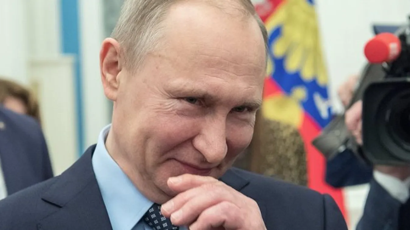 Terepszínnel álcázzák Putyin új limuzinját