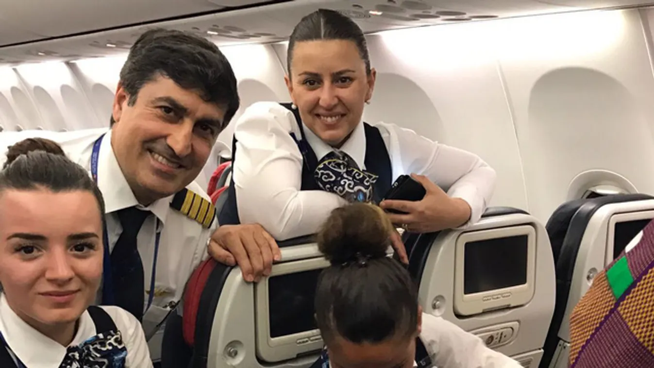 Baba született a Turkish egy járatának fedélzetén