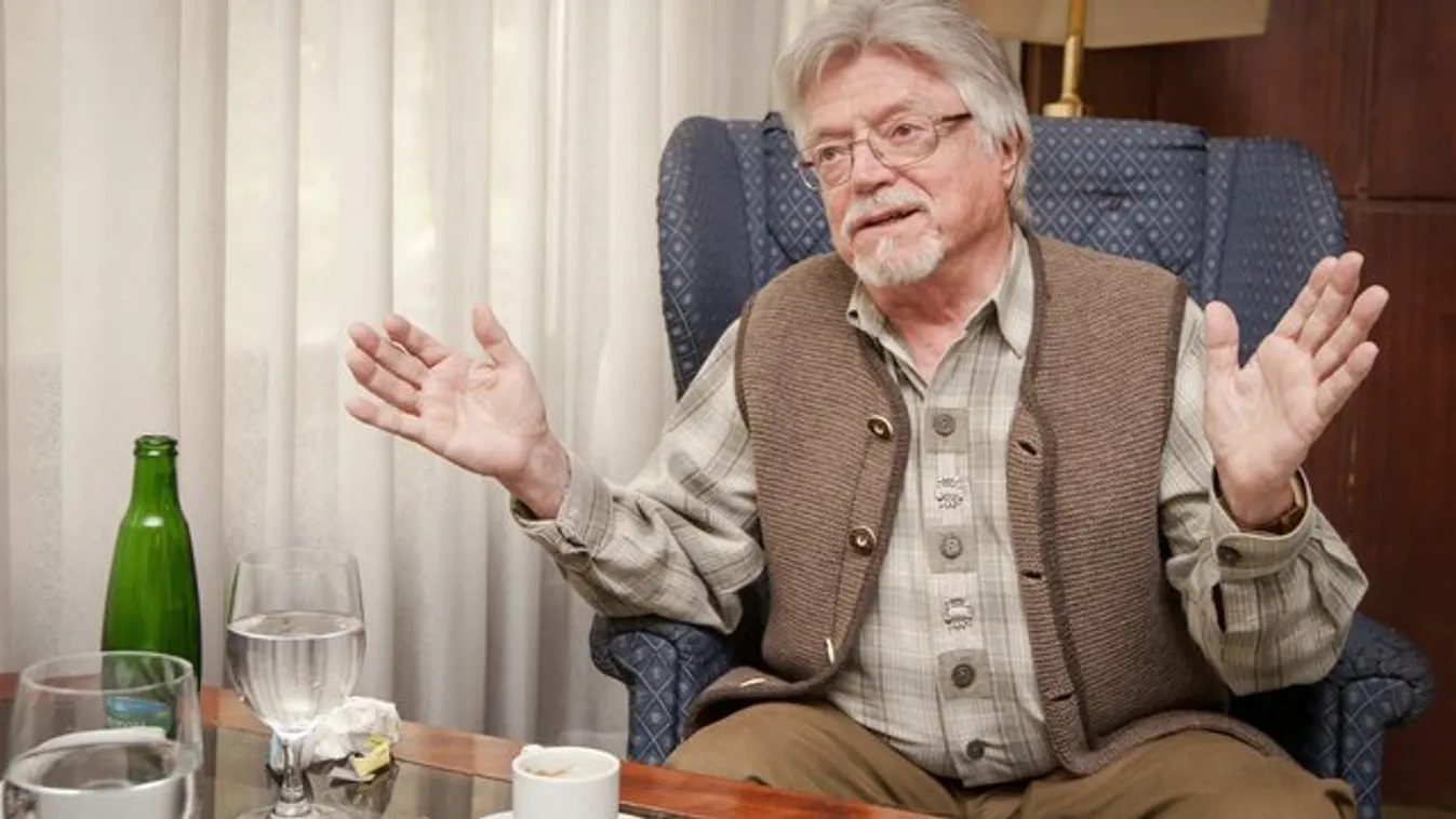 Szörényi: Nem búcsúzom, csak elvarrom a szálakat