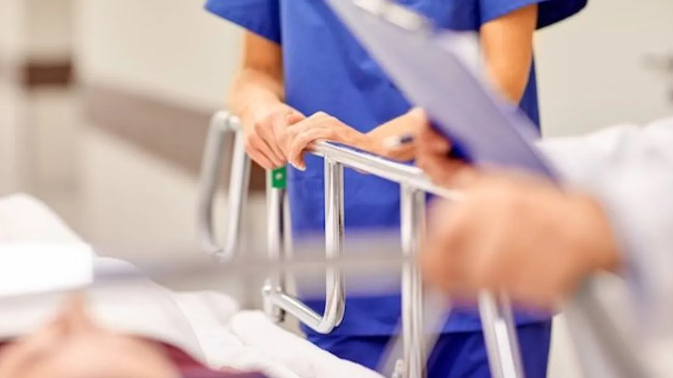 Ha az ország első számú női klinikáján műtik, vigyen magával fáslit!