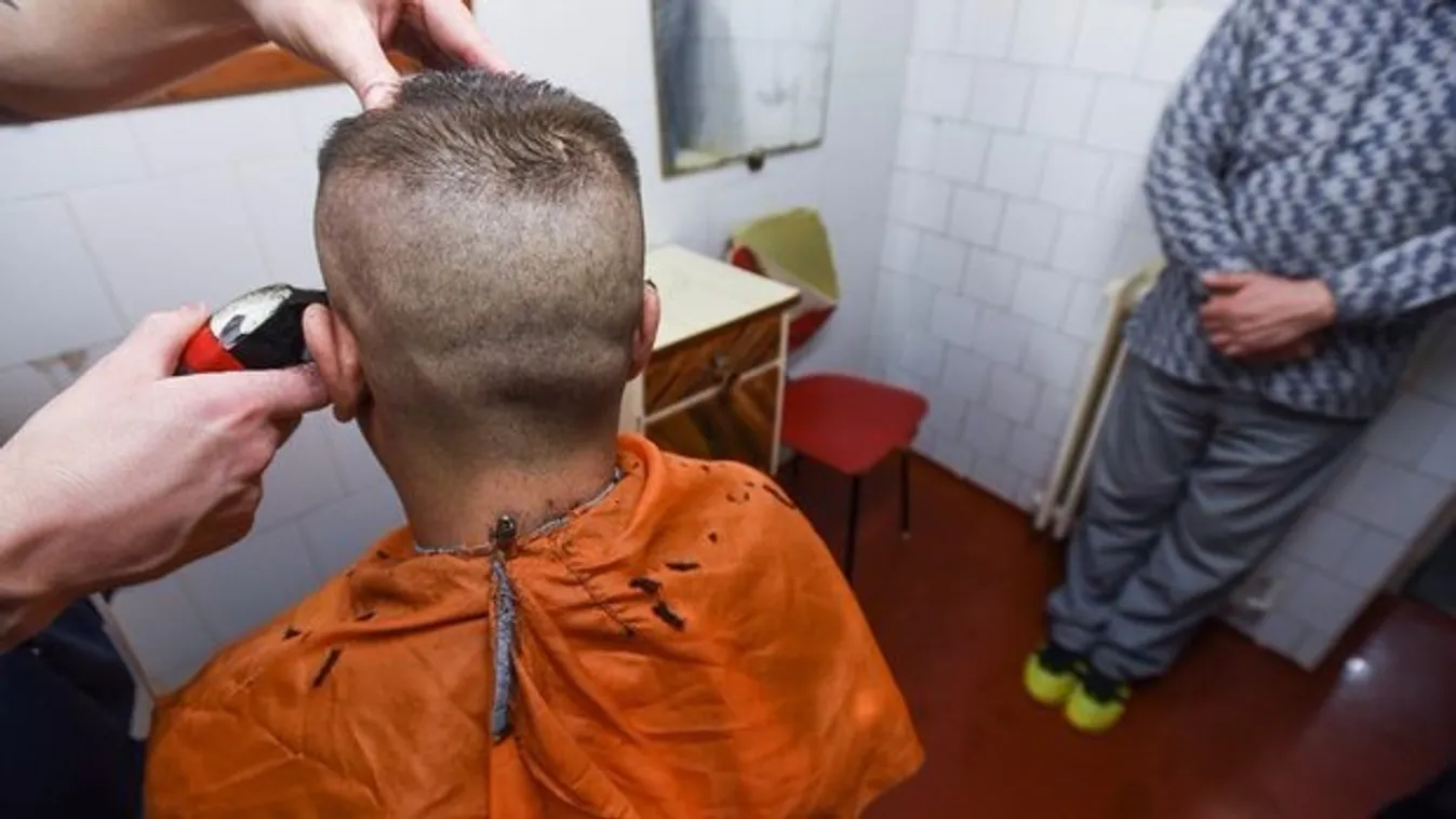 Extrém frizurákat is kérnek a fogvatartottak a Csillag fodrászától