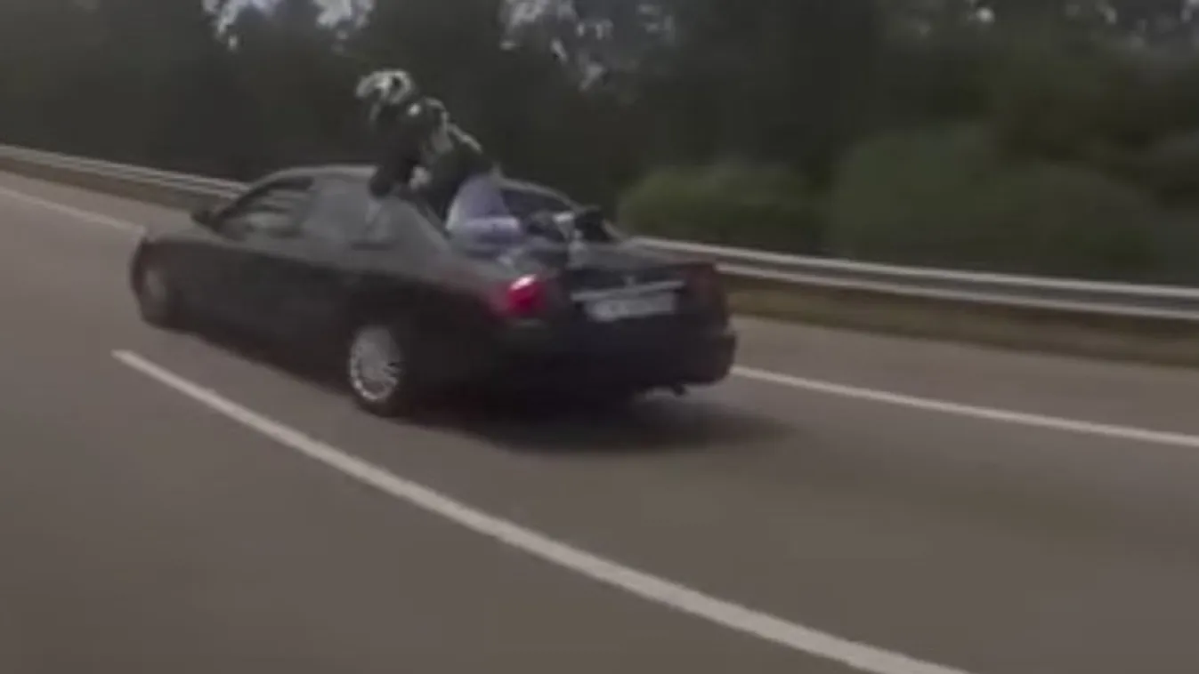 Ne próbálja ki! Elképesztő, hogy verte át a motoros a halált - videó